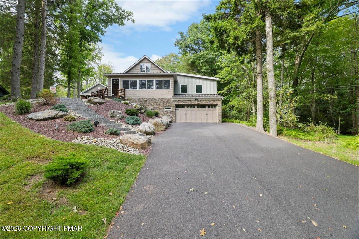 148 N Lake Drive Property Photo 1