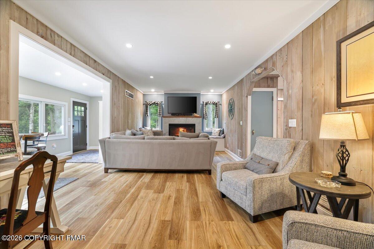 148 N Lake Drive Property Photo 11
