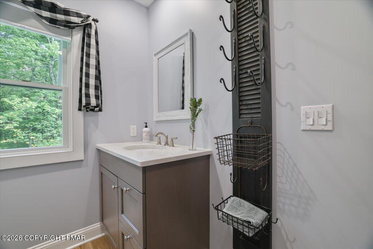 148 N Lake Drive Property Photo 26