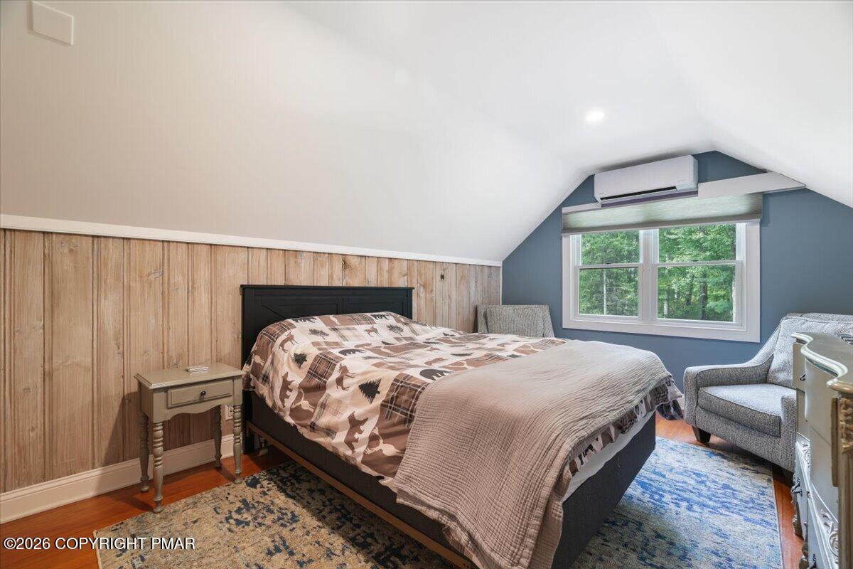 148 N Lake Drive Property Photo 29