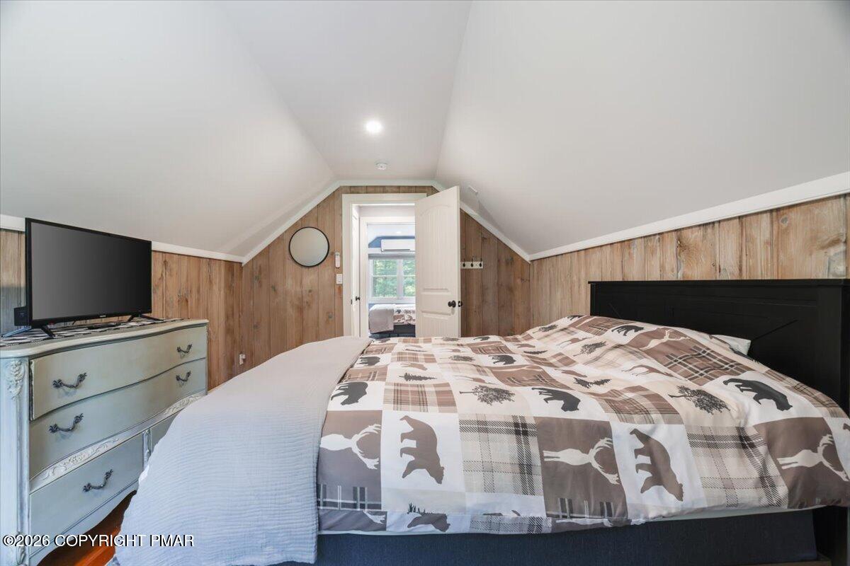 148 N Lake Drive Property Photo 32
