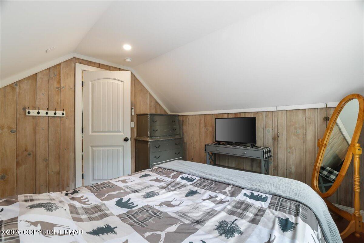 148 N Lake Drive Property Photo 33