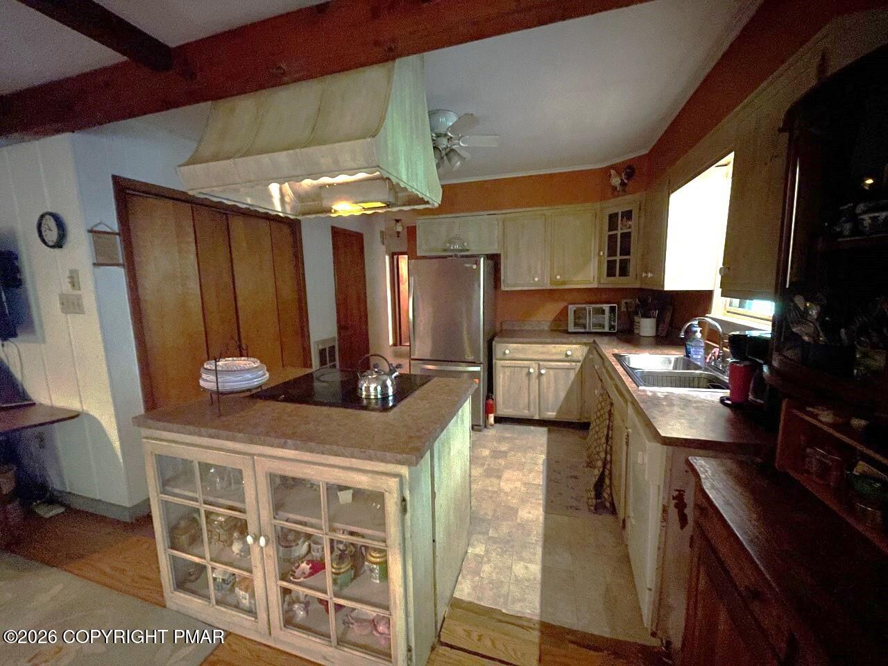 25 Shelly Court Property Photo 7