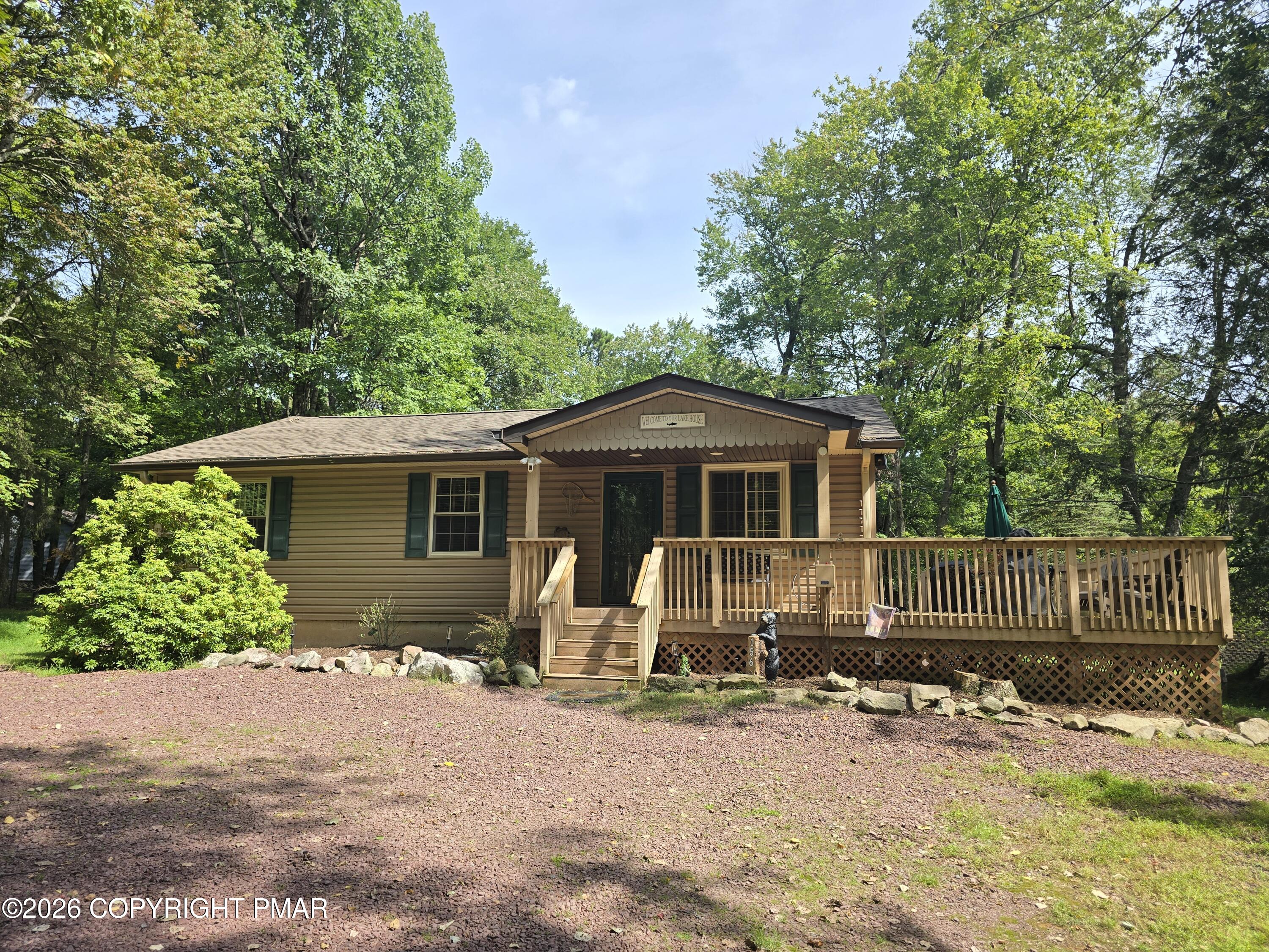 156 Pineknoll Drive Property Photo 1