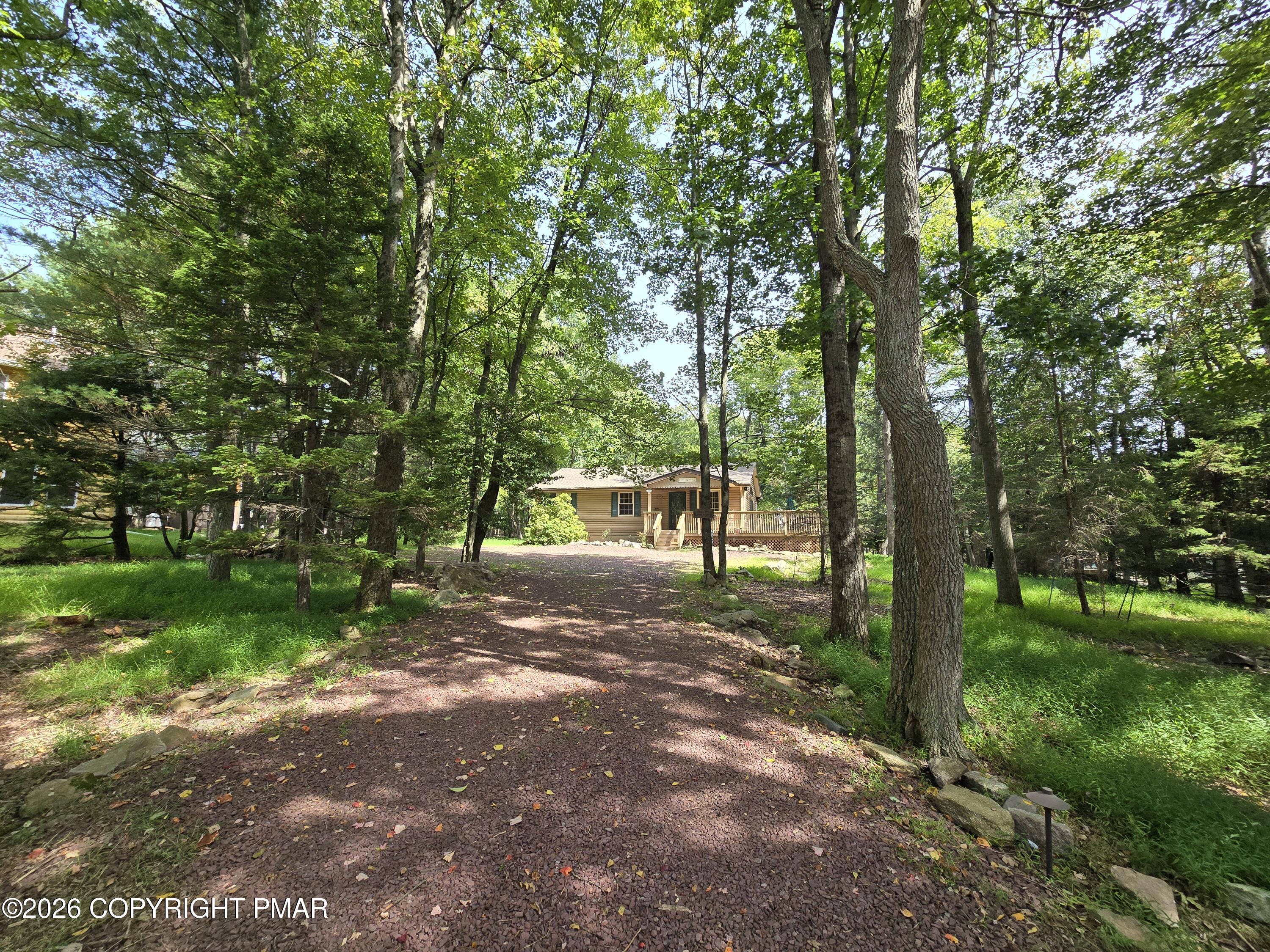 156 Pineknoll Drive Property Photo 2