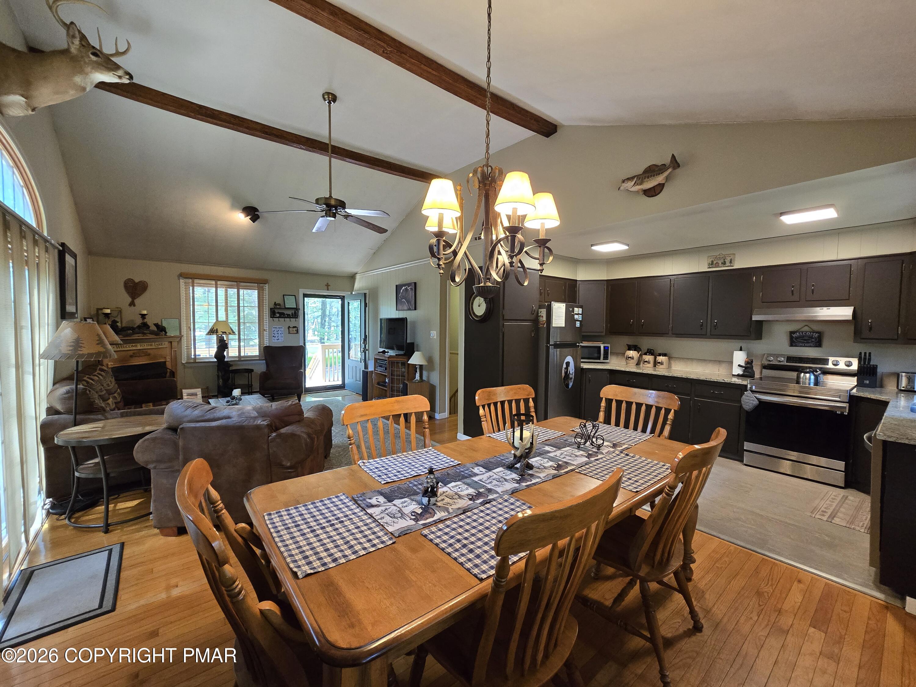156 Pineknoll Drive Property Photo 4