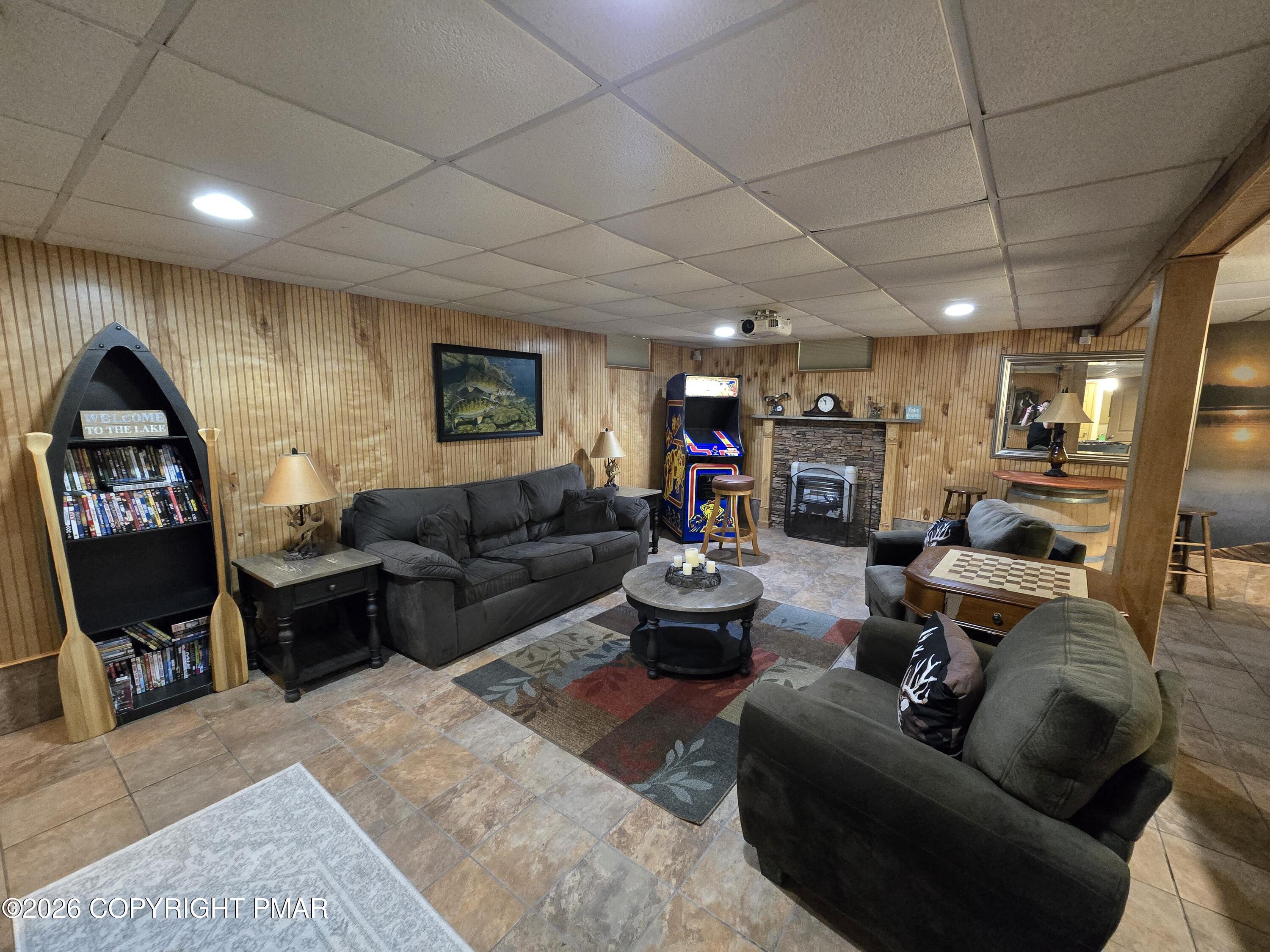 156 Pineknoll Drive Property Photo 21