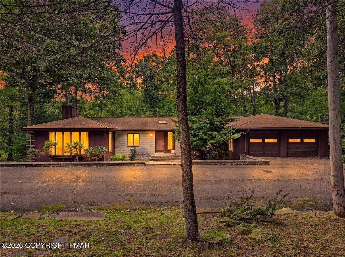 1586 Sullivan Trail Property Photo 1