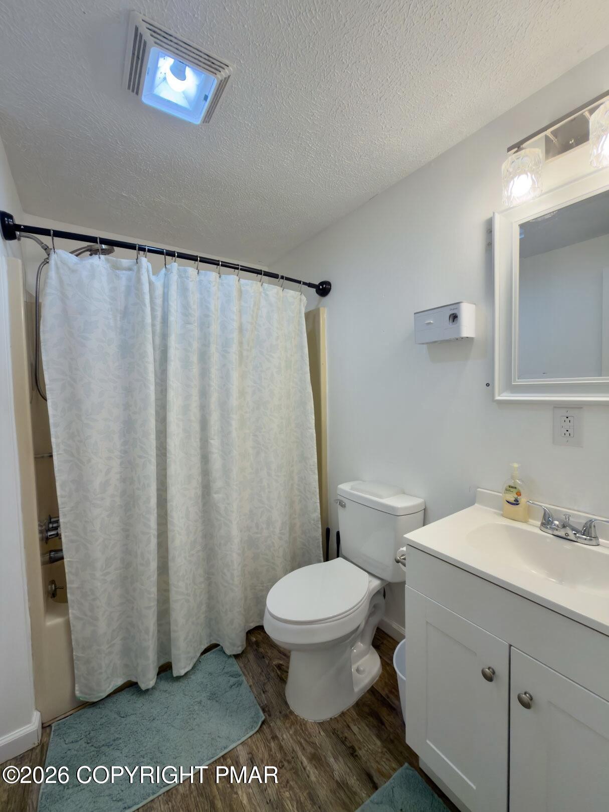 9840 Deerwood Drive Property Photo 14