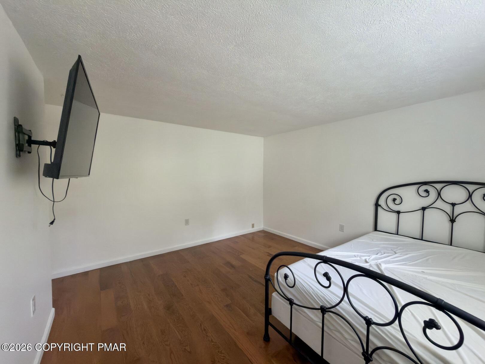 9840 Deerwood Drive Property Photo 16