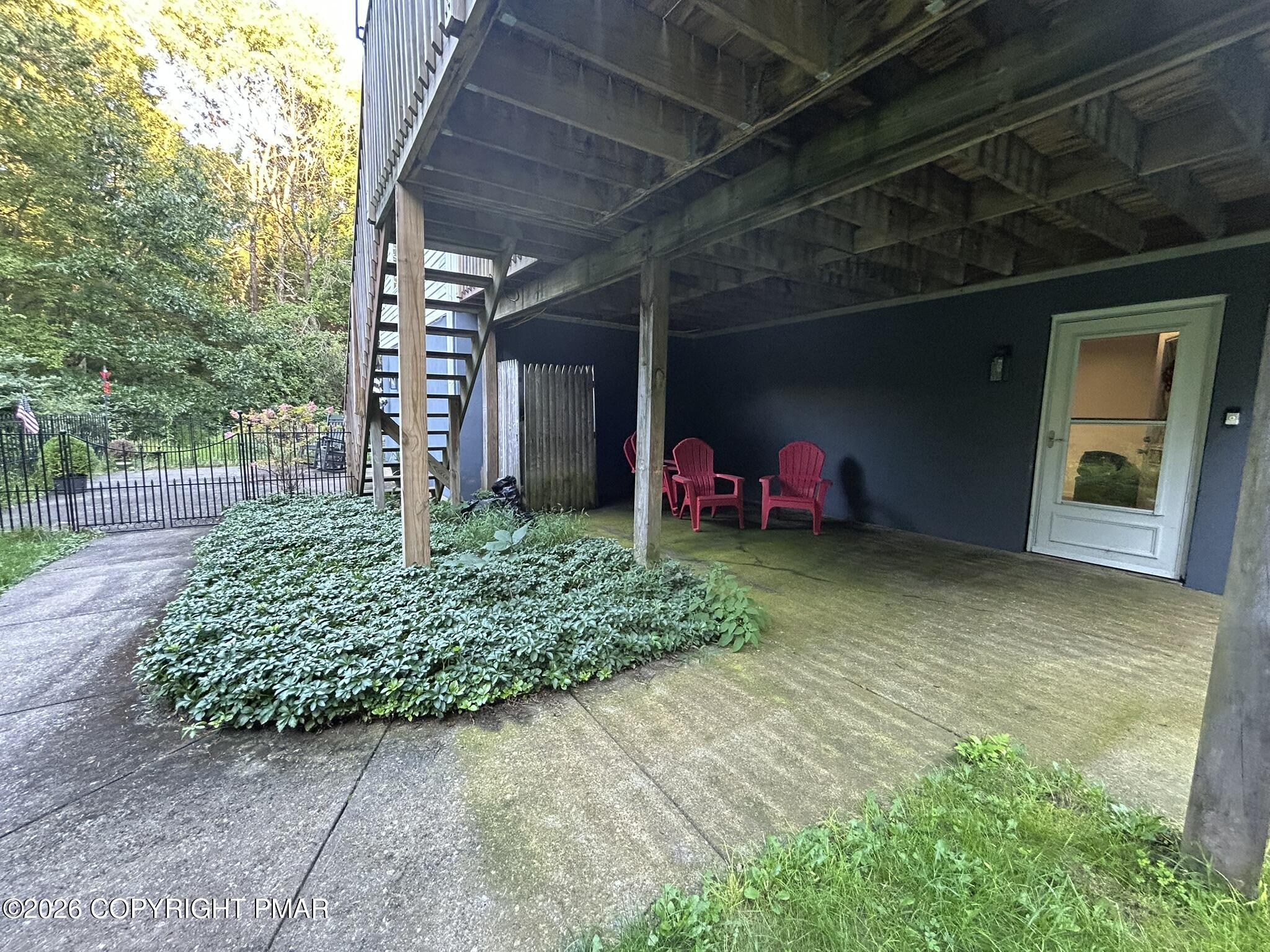 122 Nicoll Lane B Property Photo 3