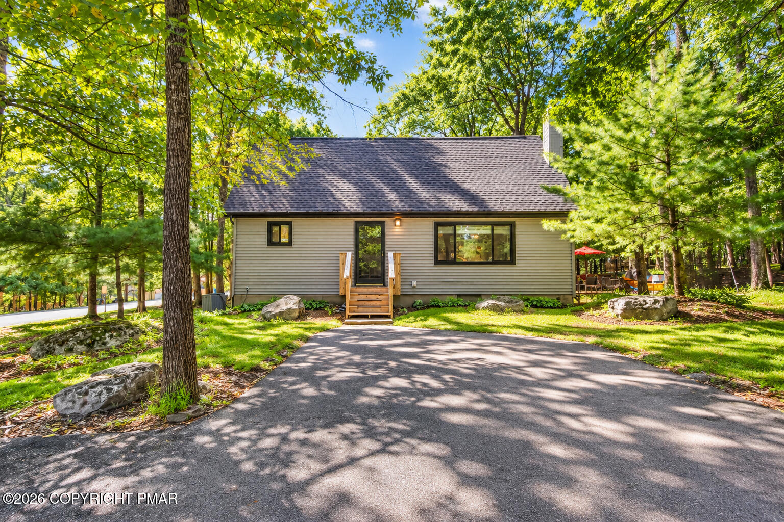 245 Somerset Drive Property Photo 2
