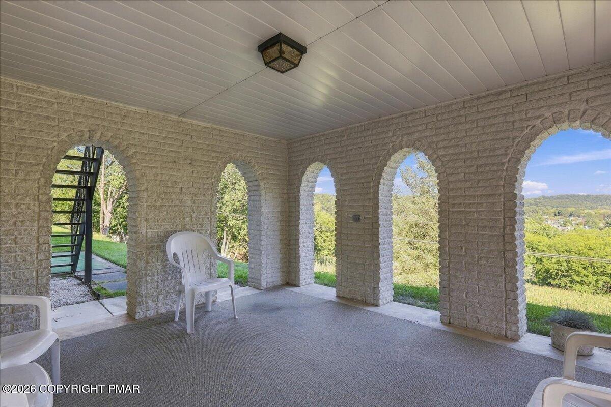 7121 Kingstead Drive Property Photo 5