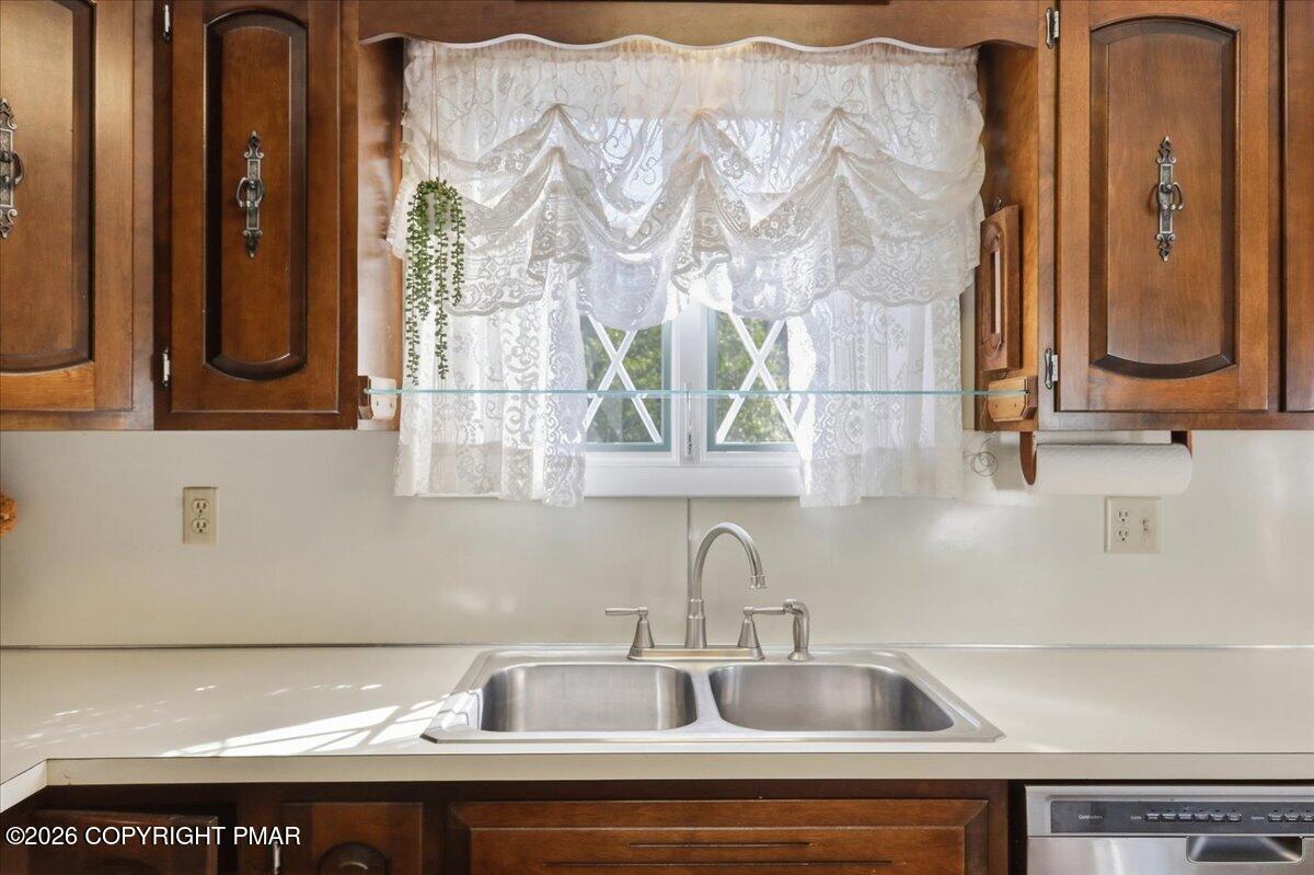 7121 Kingstead Drive Property Photo 23
