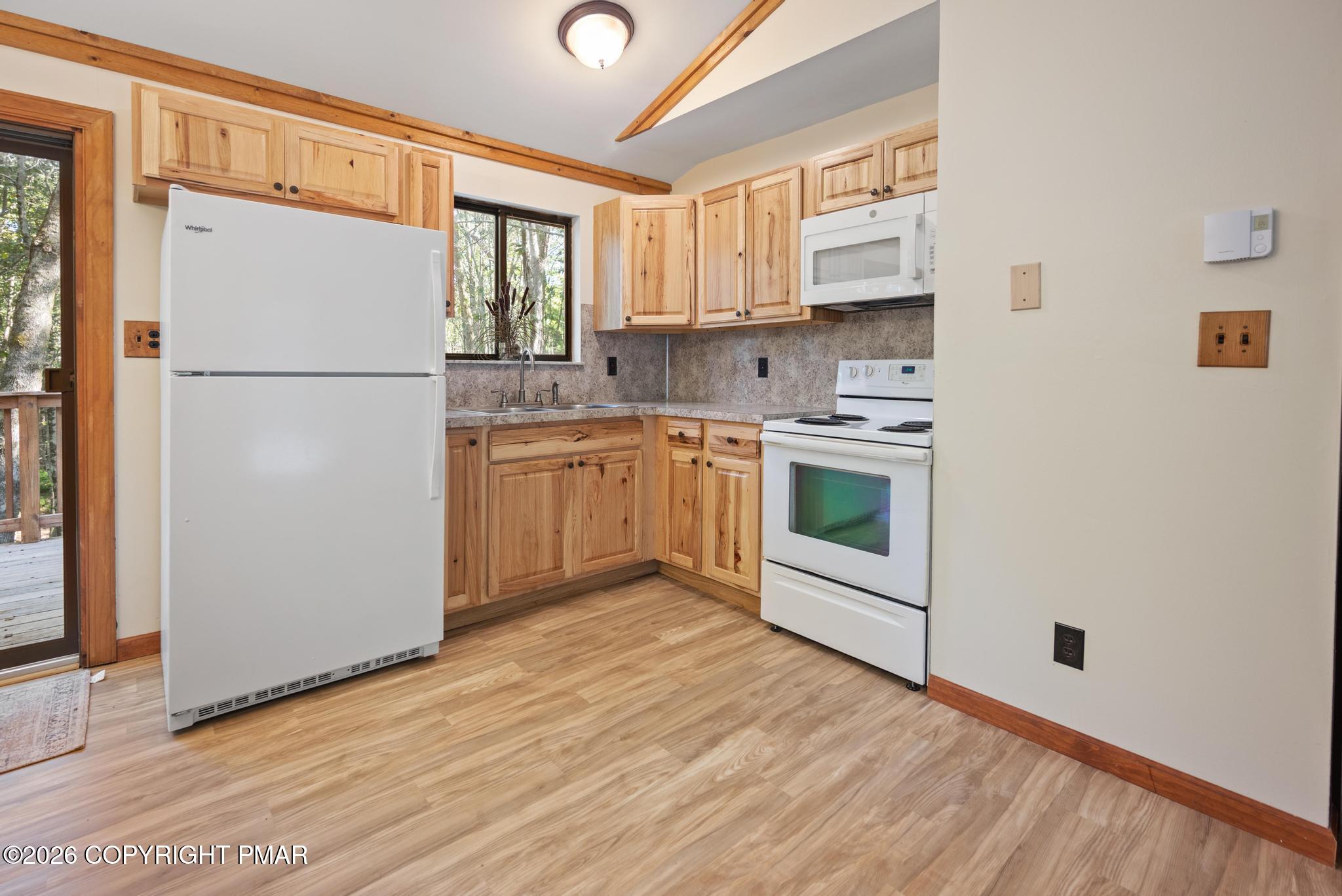 391 Berry Lane Property Photo 12