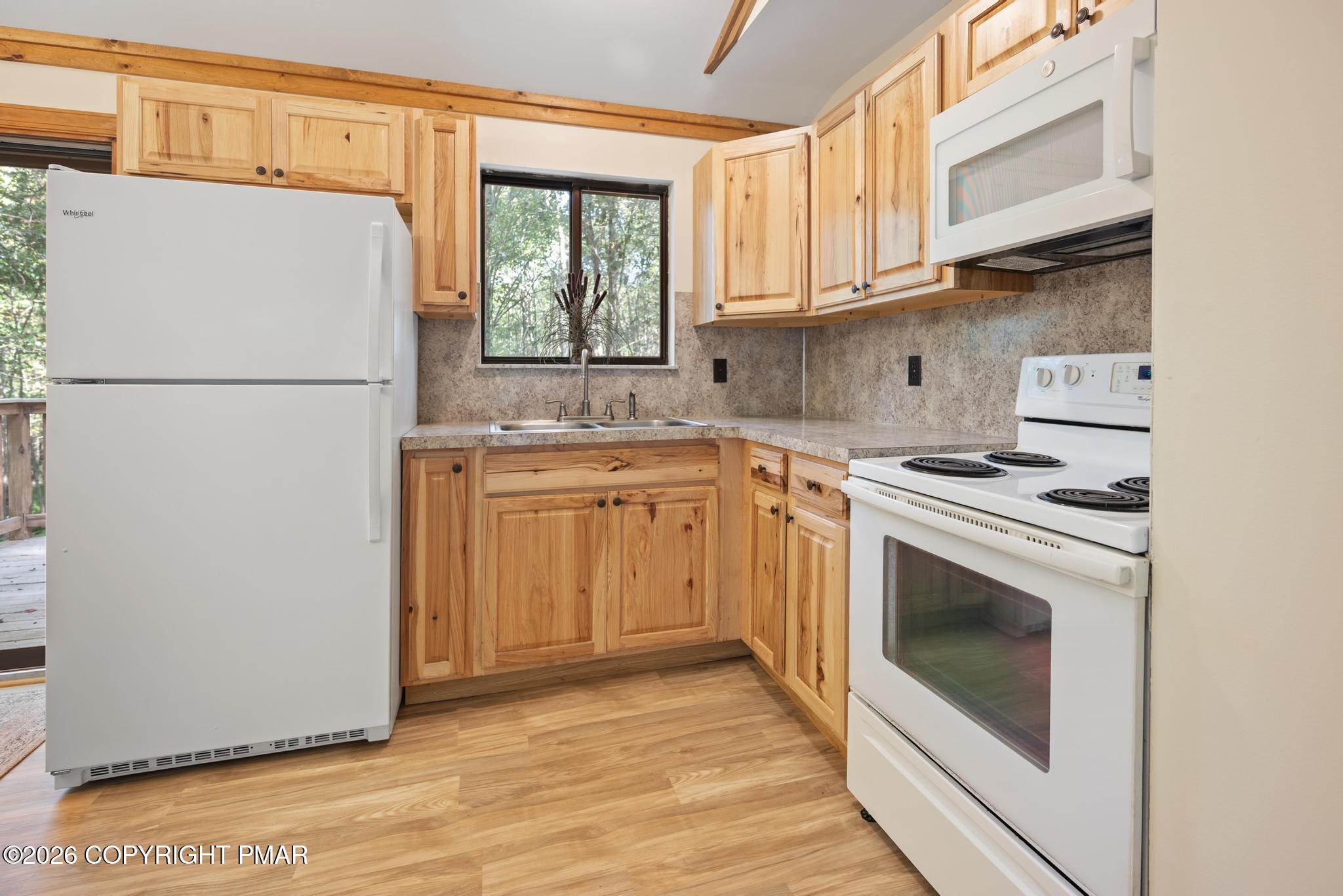 391 Berry Lane Property Photo 13