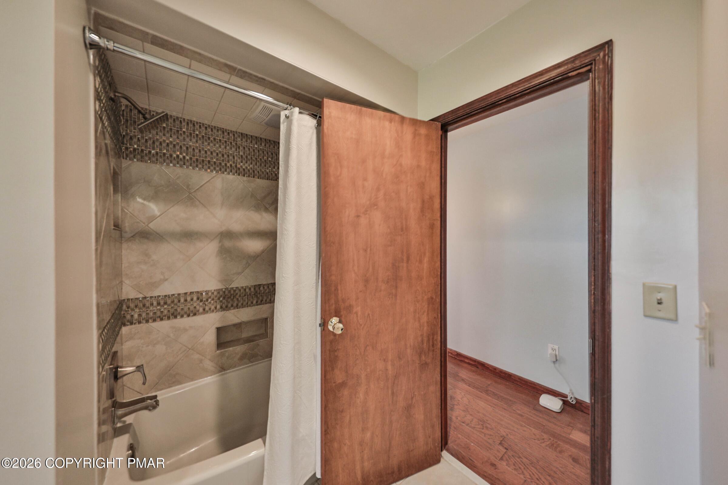 295 Crown View Avenue Property Photo 32