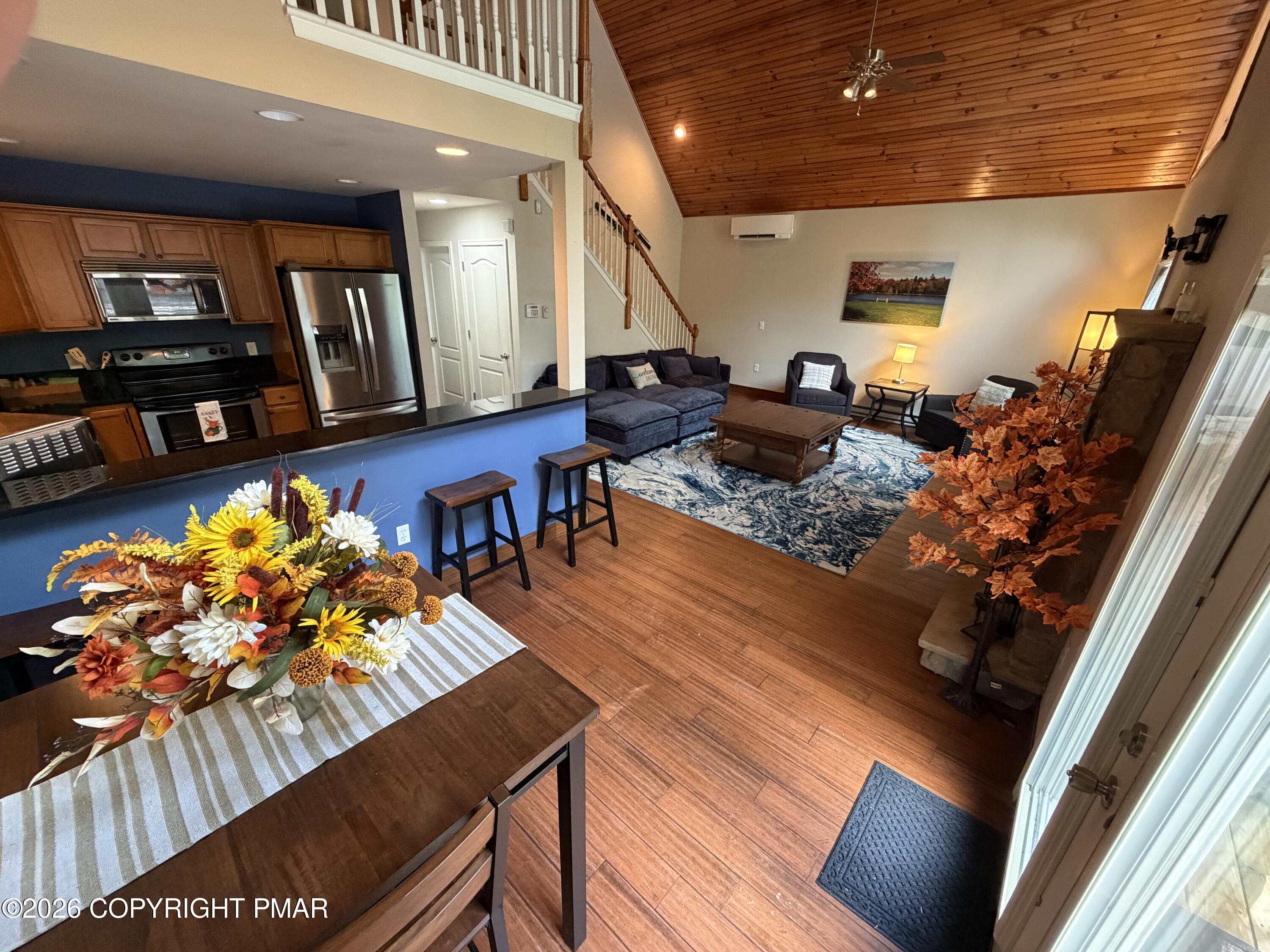 230 Delaware Drive Property Photo 3
