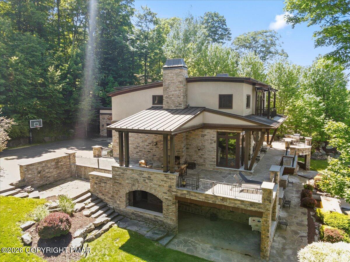 165 Pennwood Drive Property Photo 6