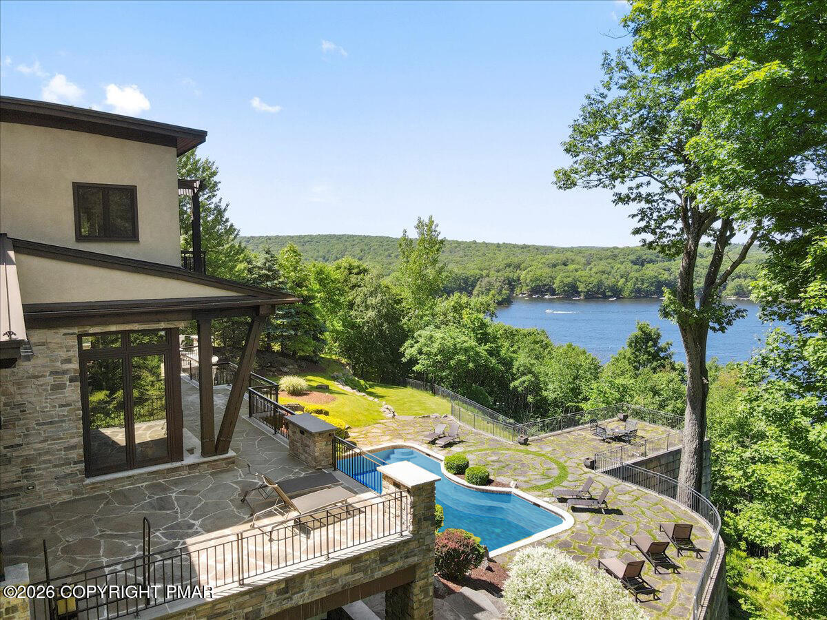 165 Pennwood Drive Property Photo 14