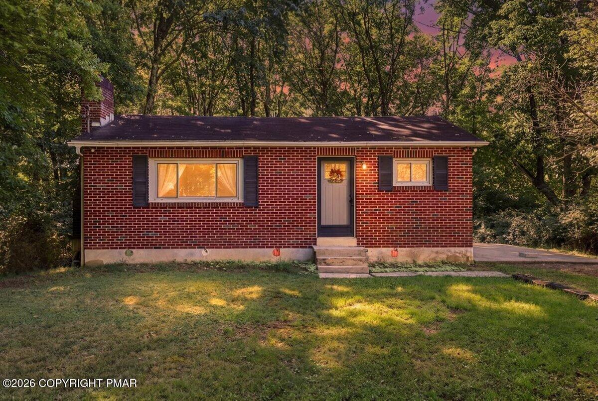 8827 Twin Lake Drive Property Photo 1
