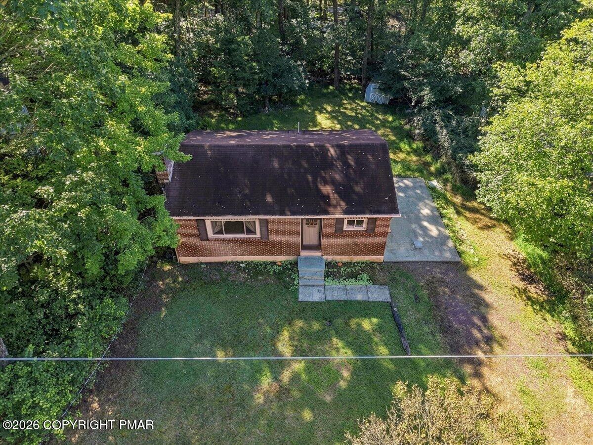 8827 Twin Lake Drive Property Photo 2