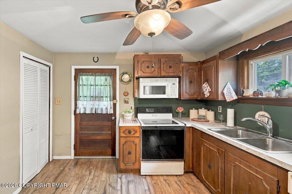 8827 Twin Lake Drive Property Photo 5