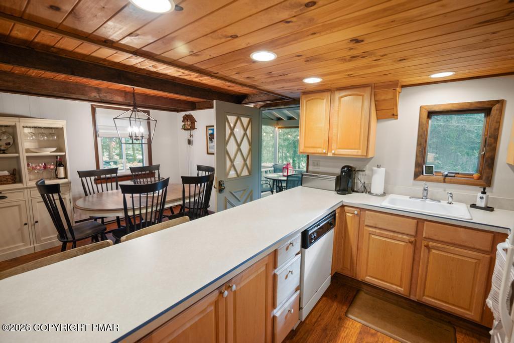 5439 Woodland Avenue Property Photo 9