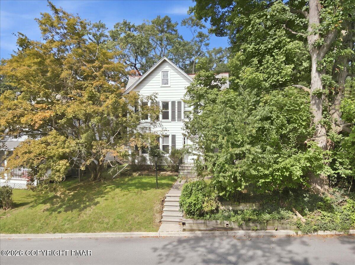 102 E Brown Street Property Photo 3
