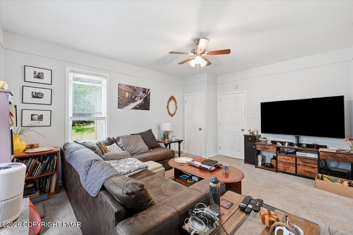102 E Brown Street Property Photo 12