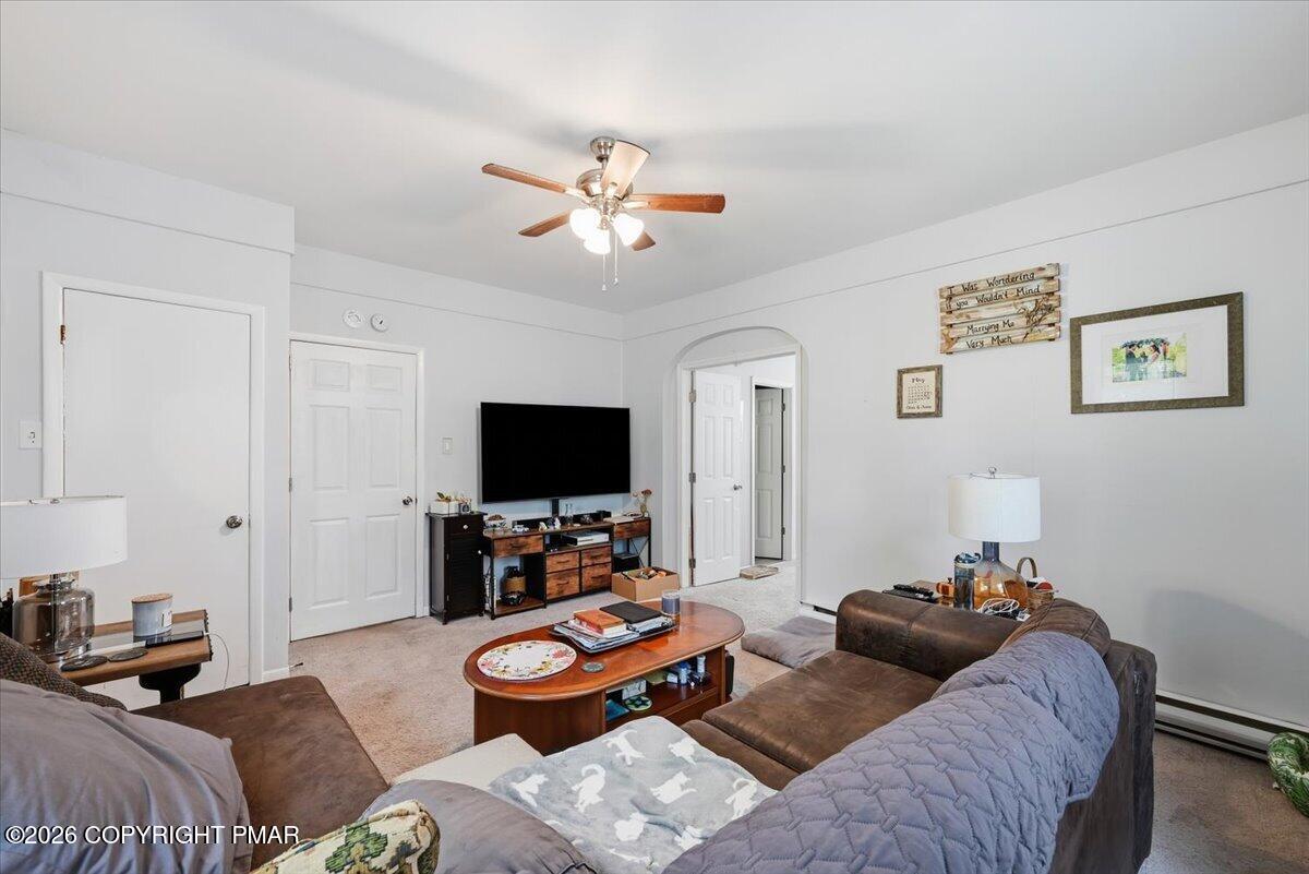 102 E Brown Street Property Photo 13