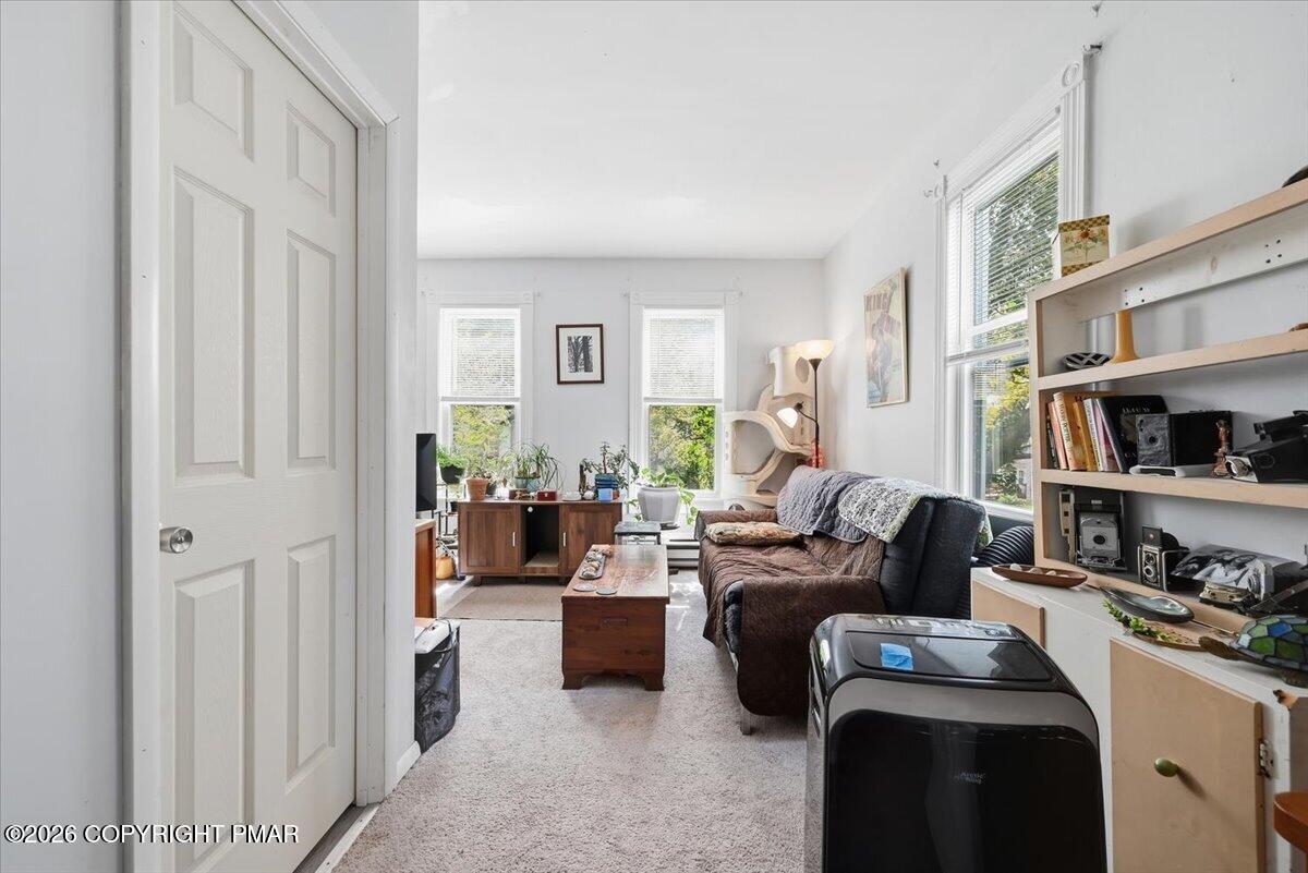 102 E Brown Street Property Photo 14