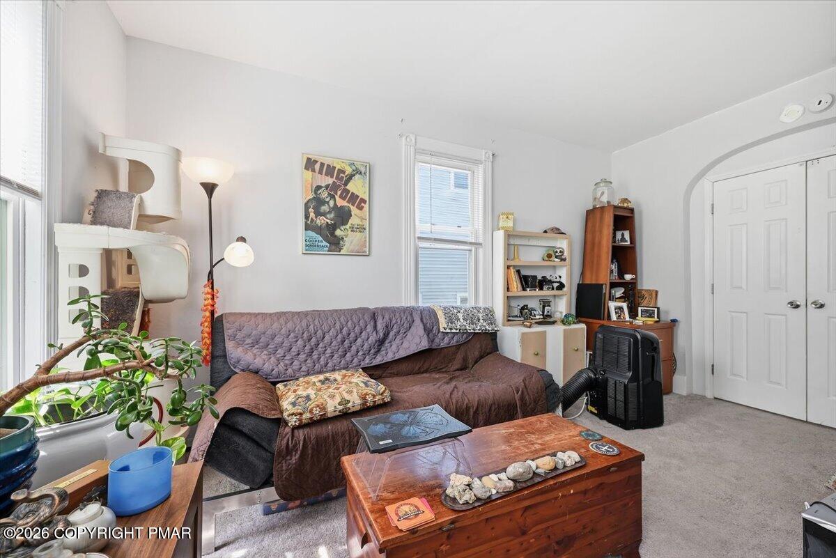 102 E Brown Street Property Photo 18