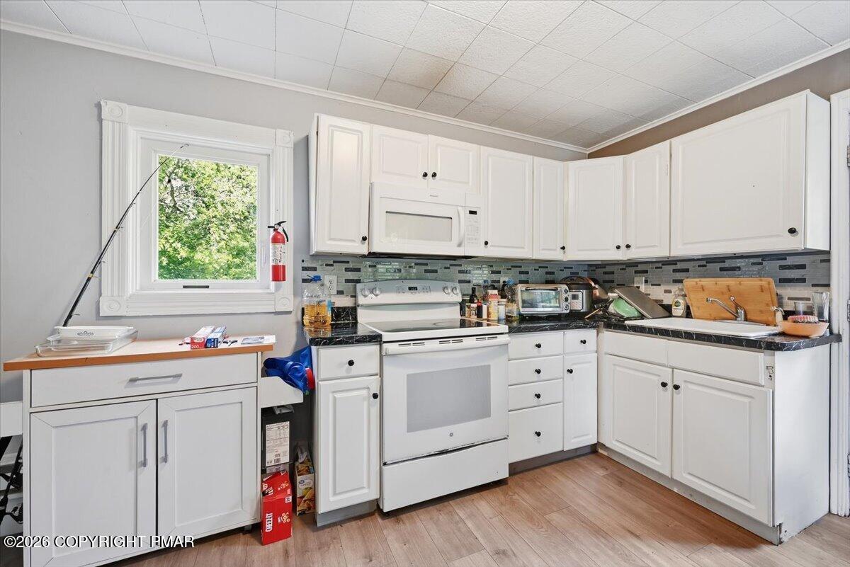 102 E Brown Street Property Photo 20