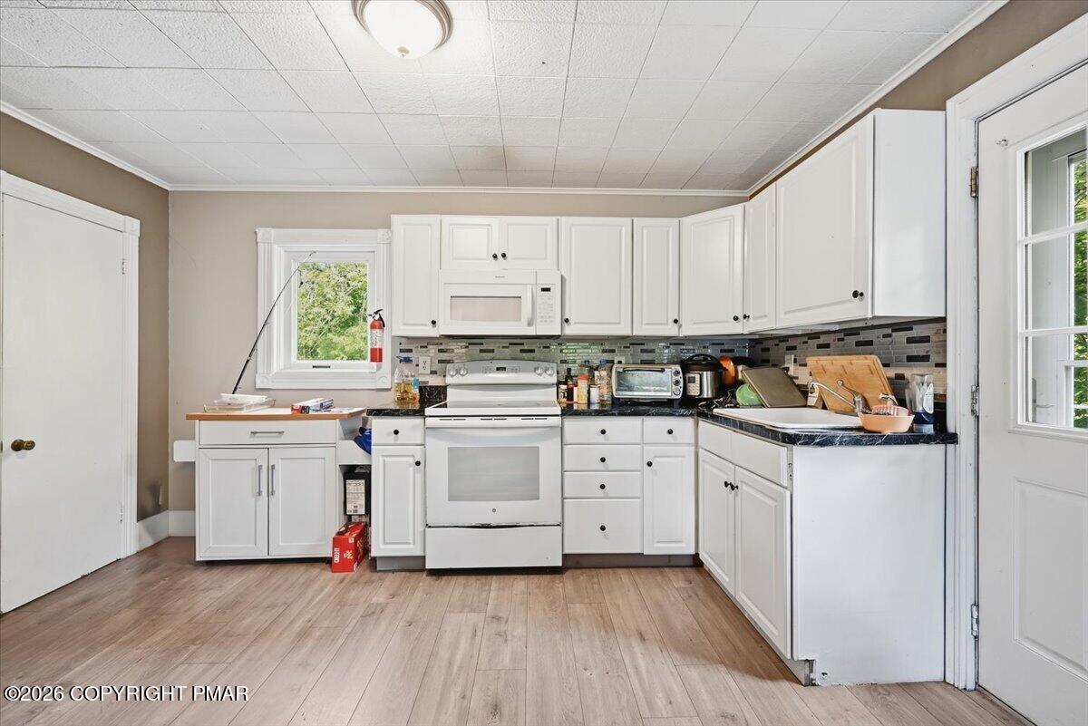 102 E Brown Street Property Photo 23