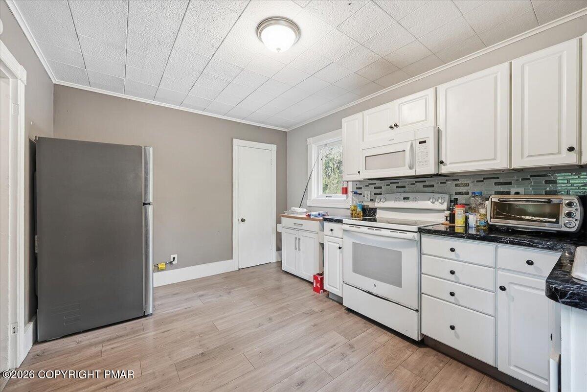 102 E Brown Street Property Photo 24