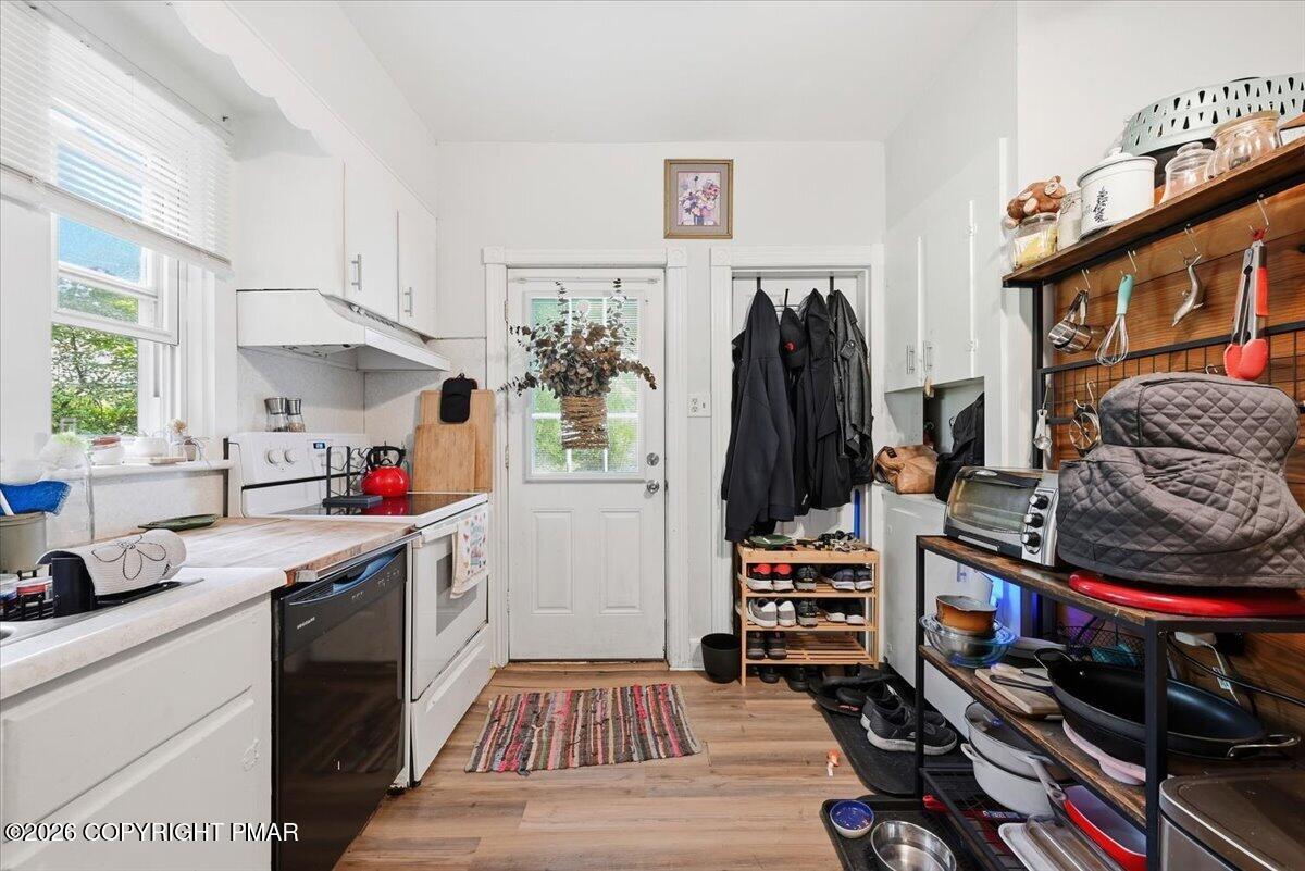 102 E Brown Street Property Photo 30