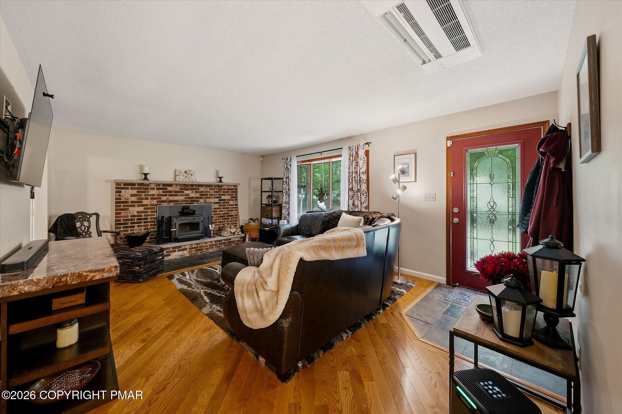 149 Pine Hollow Road Property Photo 9