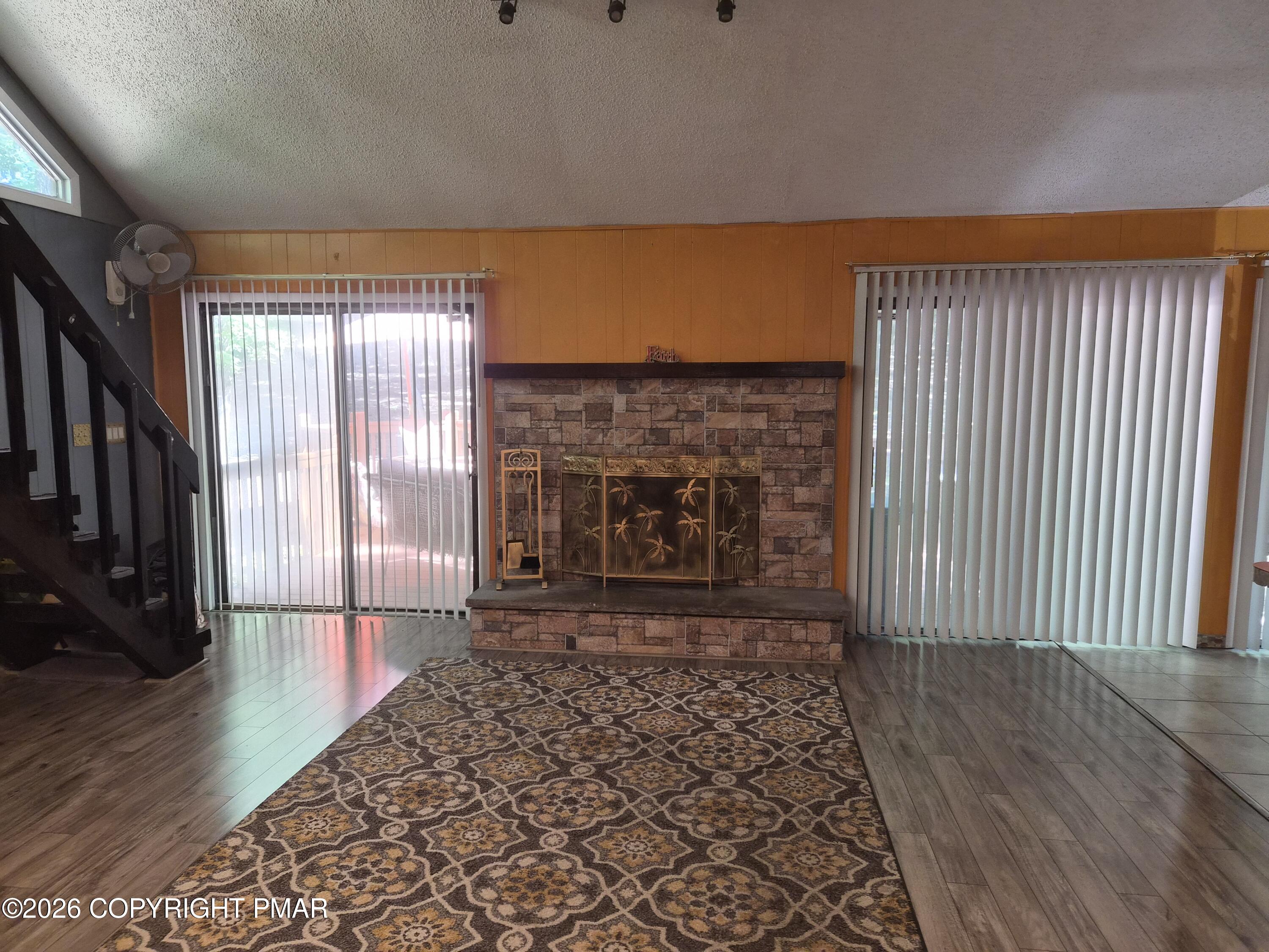 1111 Kensington Drive Property Photo 4