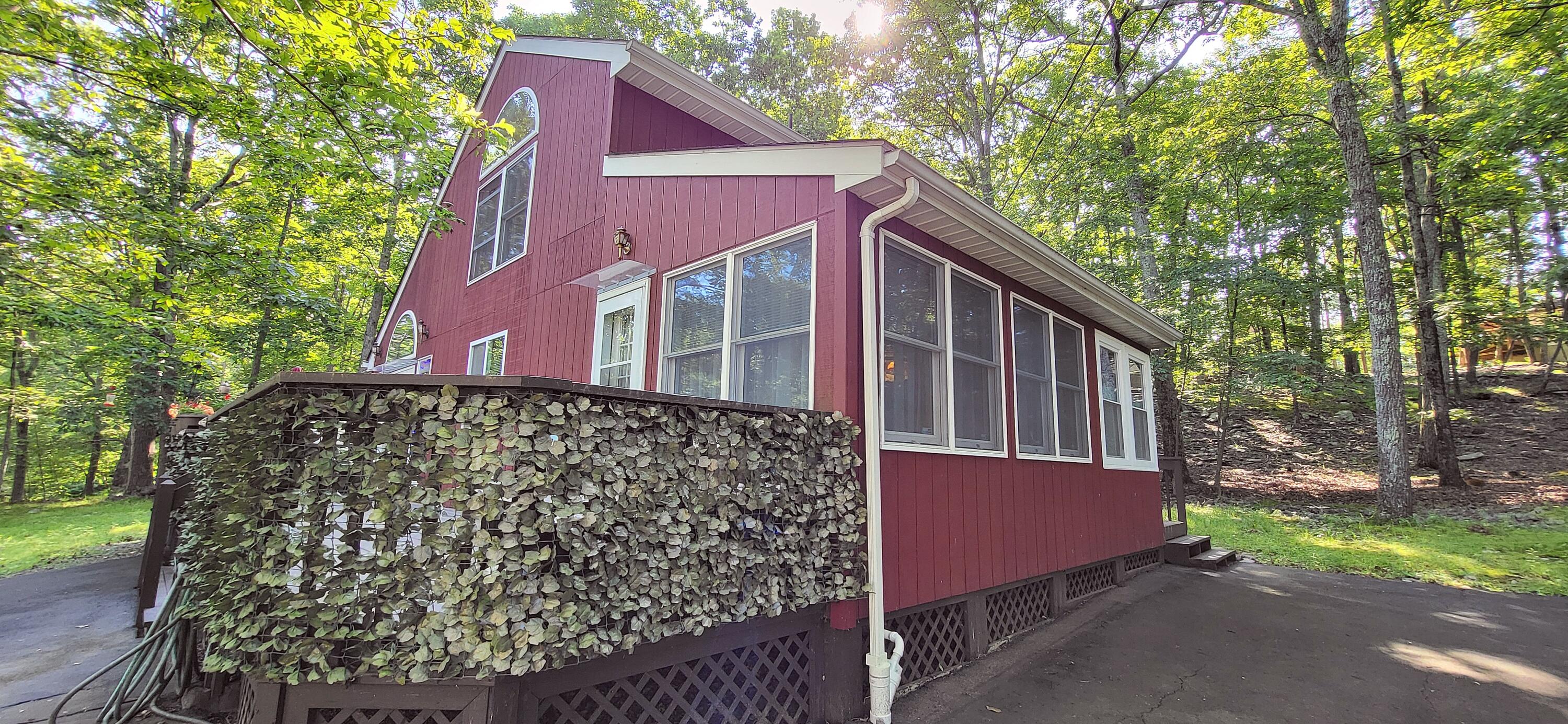 210 Dover Drive Property Photo 2