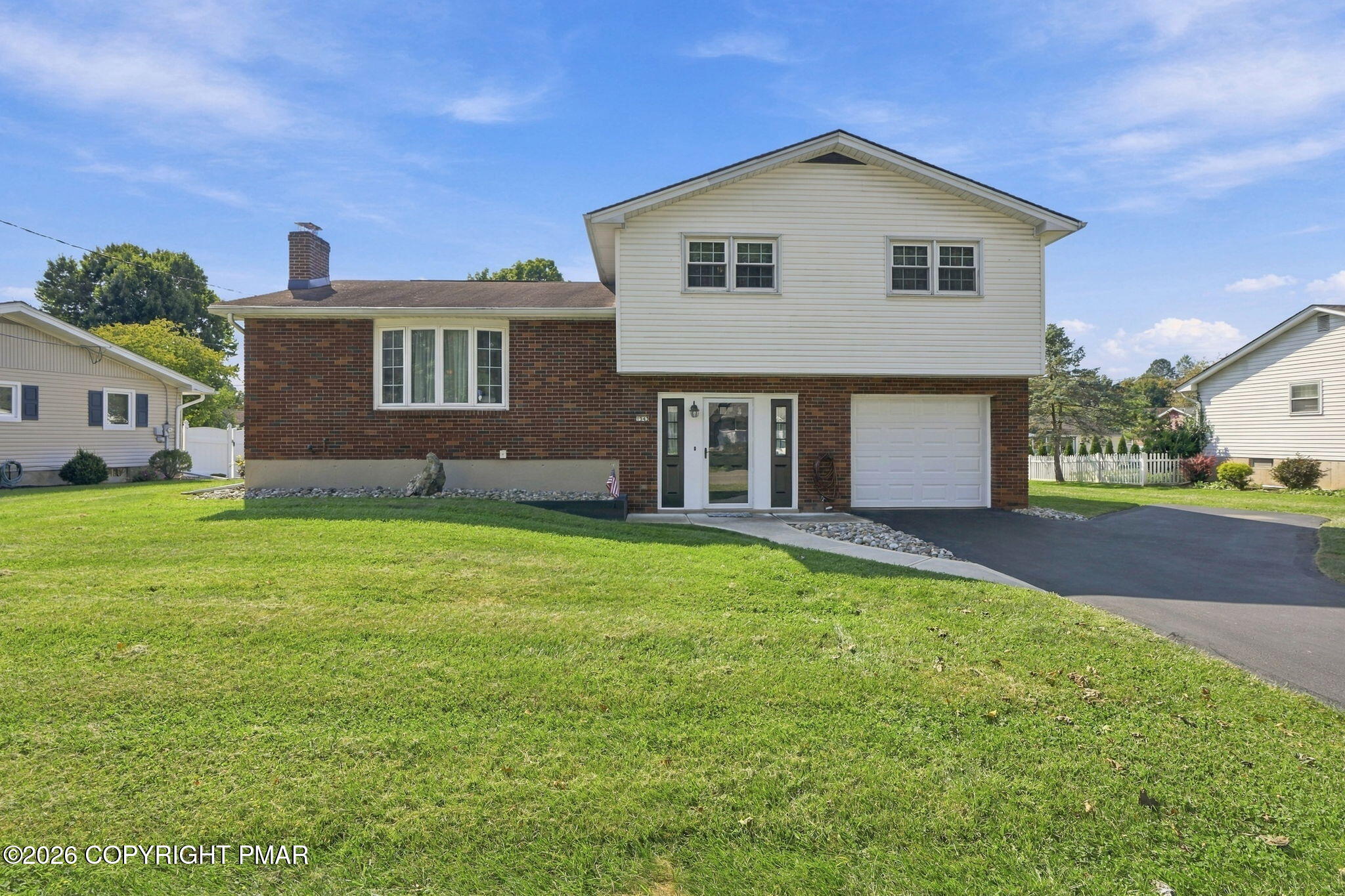 1543 Stoke Park Road Property Photo 2