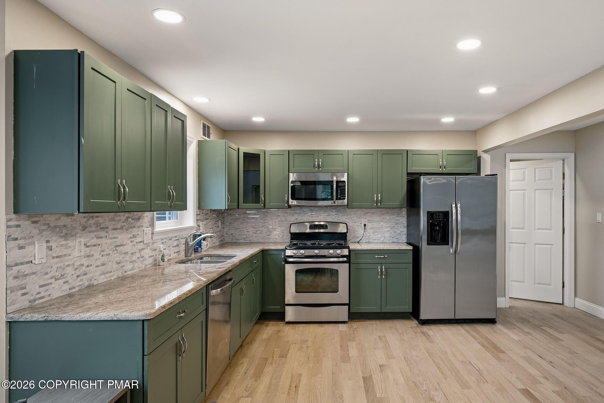 9 Winding Way Property Photo 3