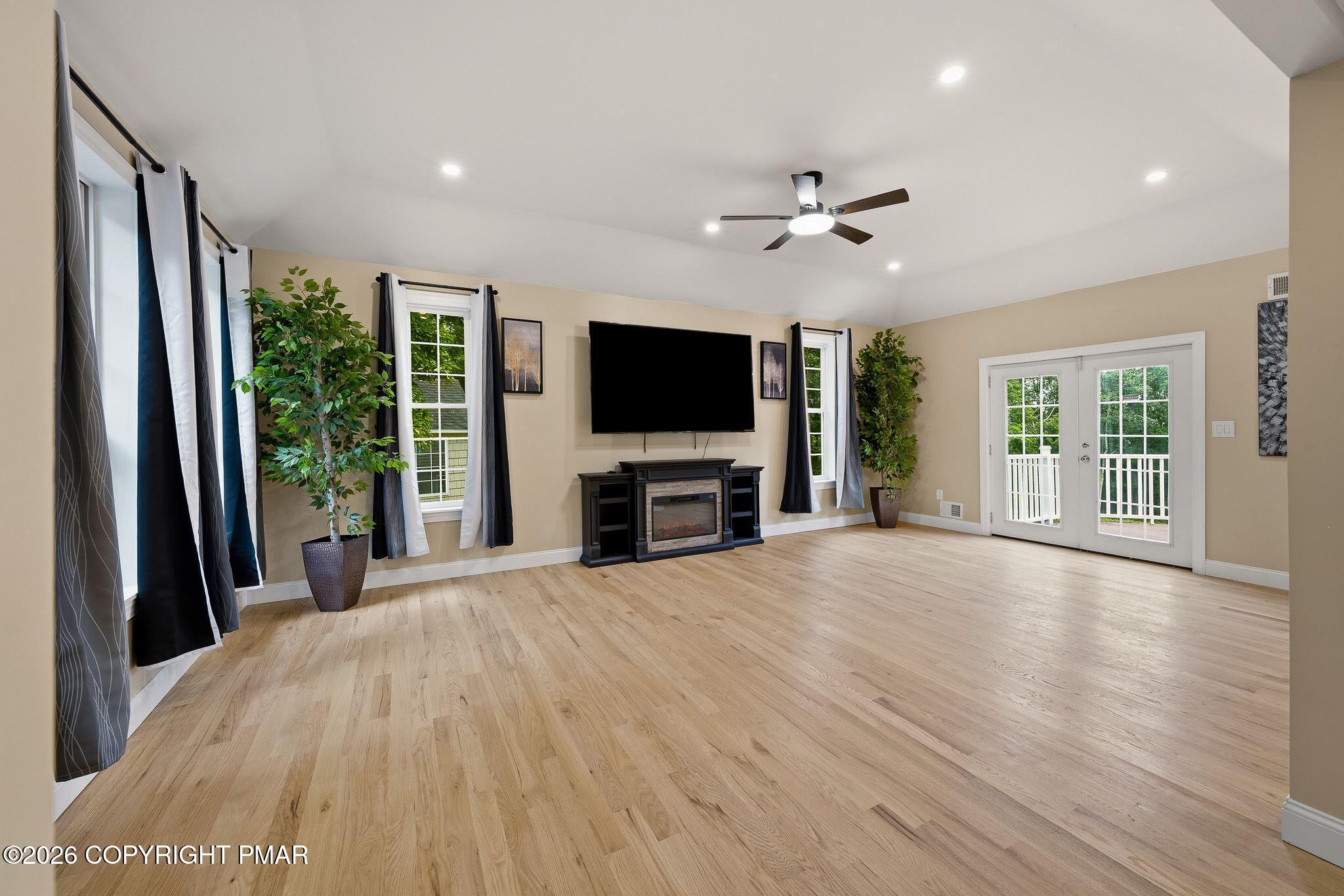 9 Winding Way Property Photo 5