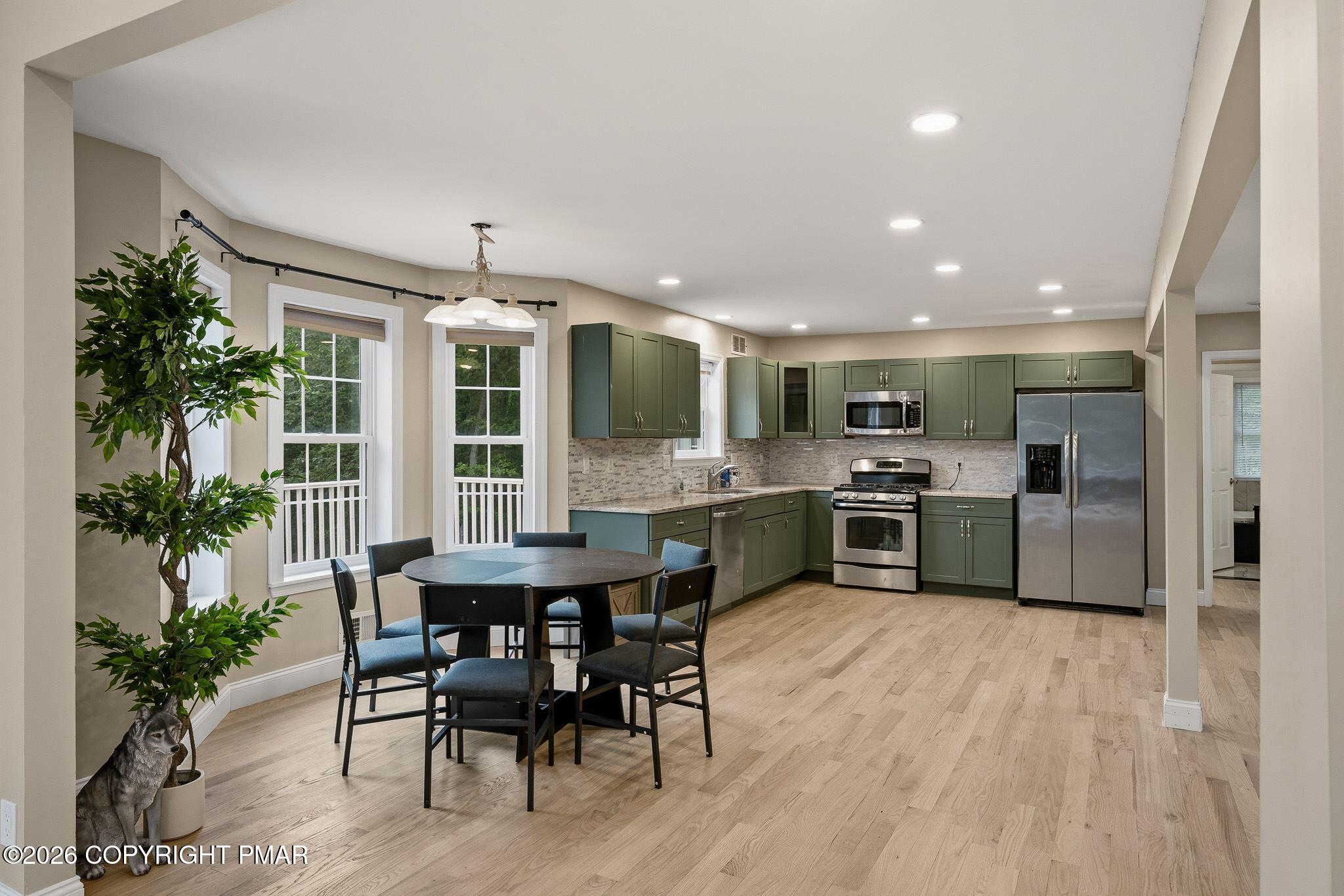 9 Winding Way Property Photo 9