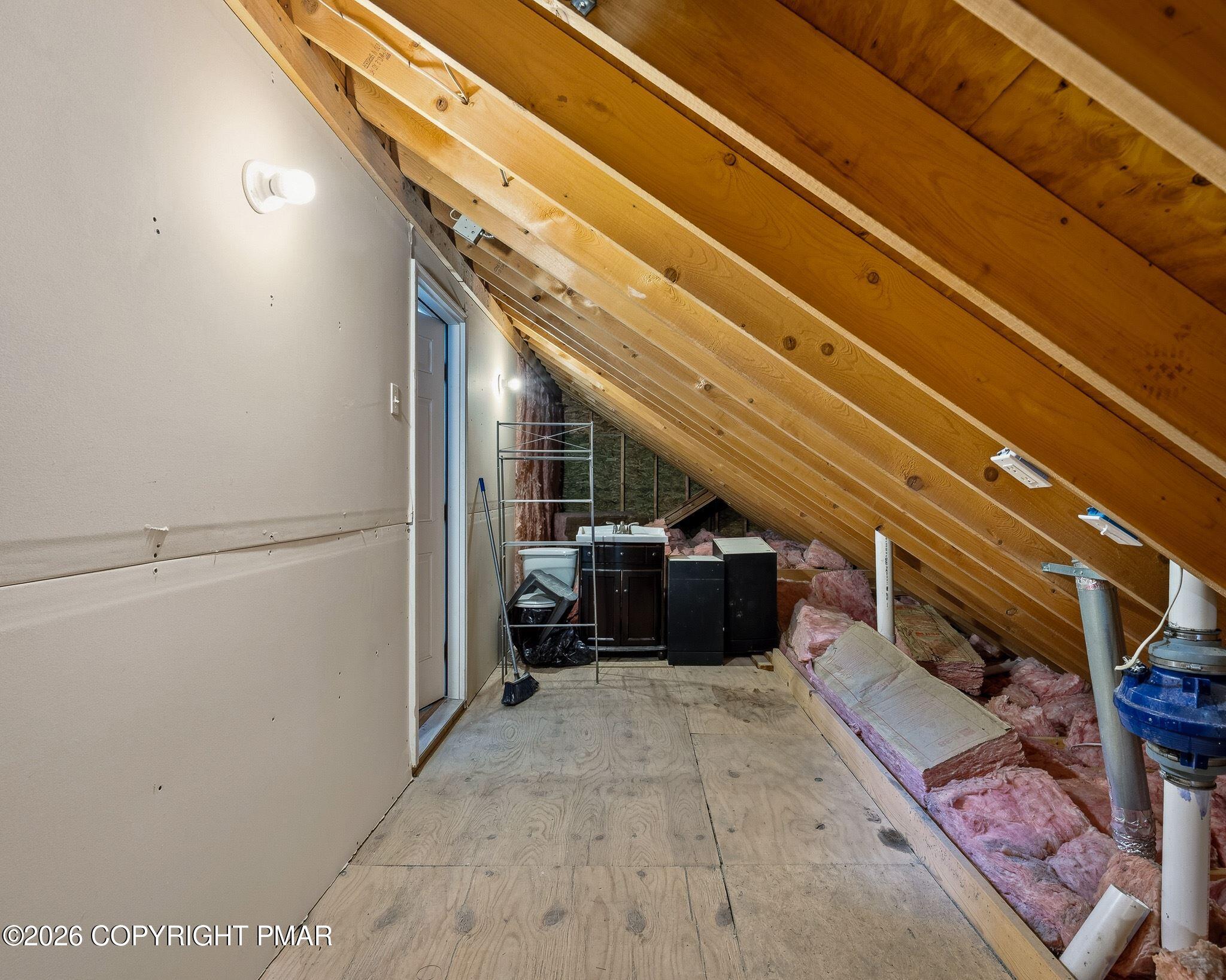 9 Winding Way Property Photo 23