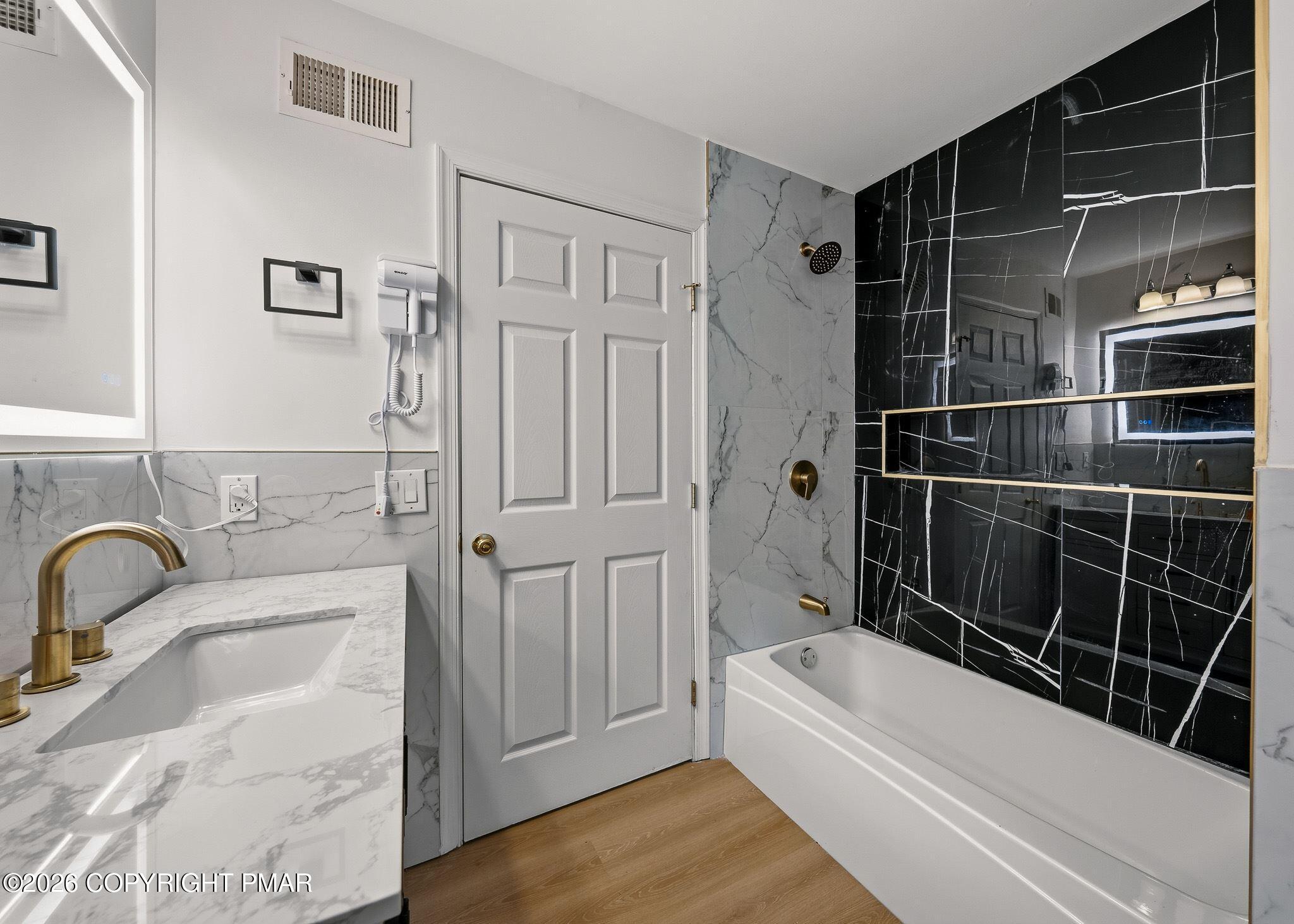 9 Winding Way Property Photo 24