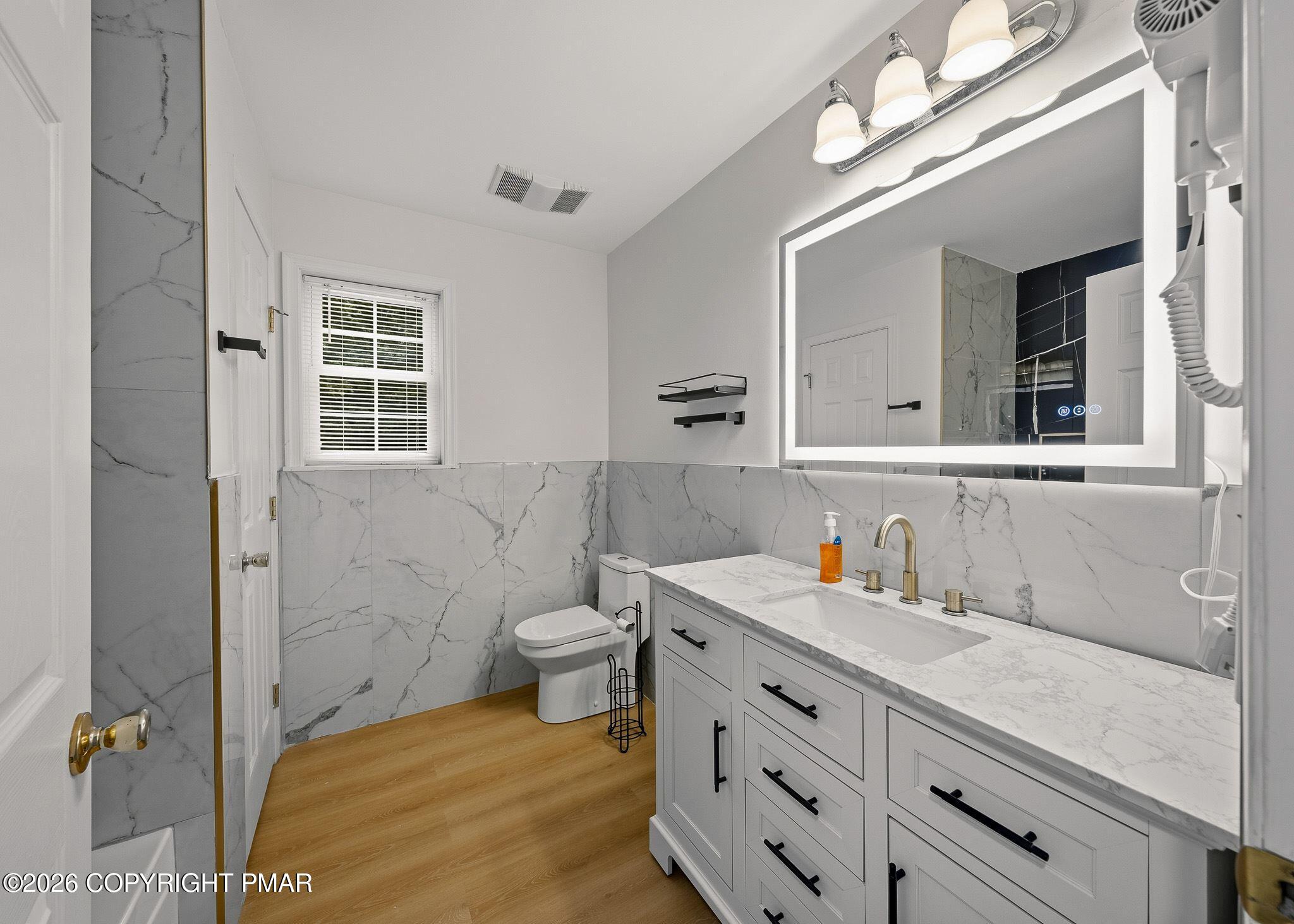 9 Winding Way Property Photo 30