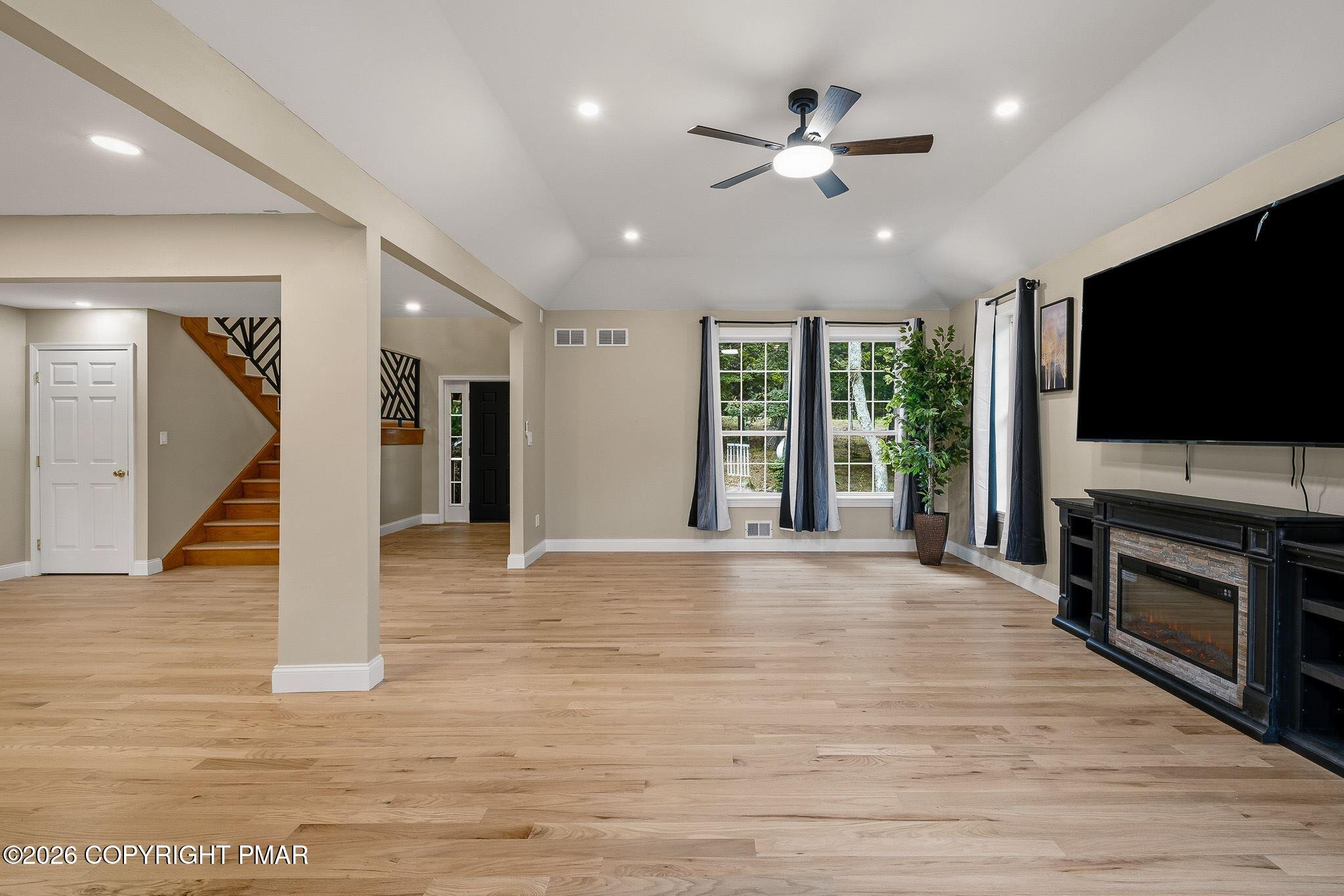 9 Winding Way Property Photo 40