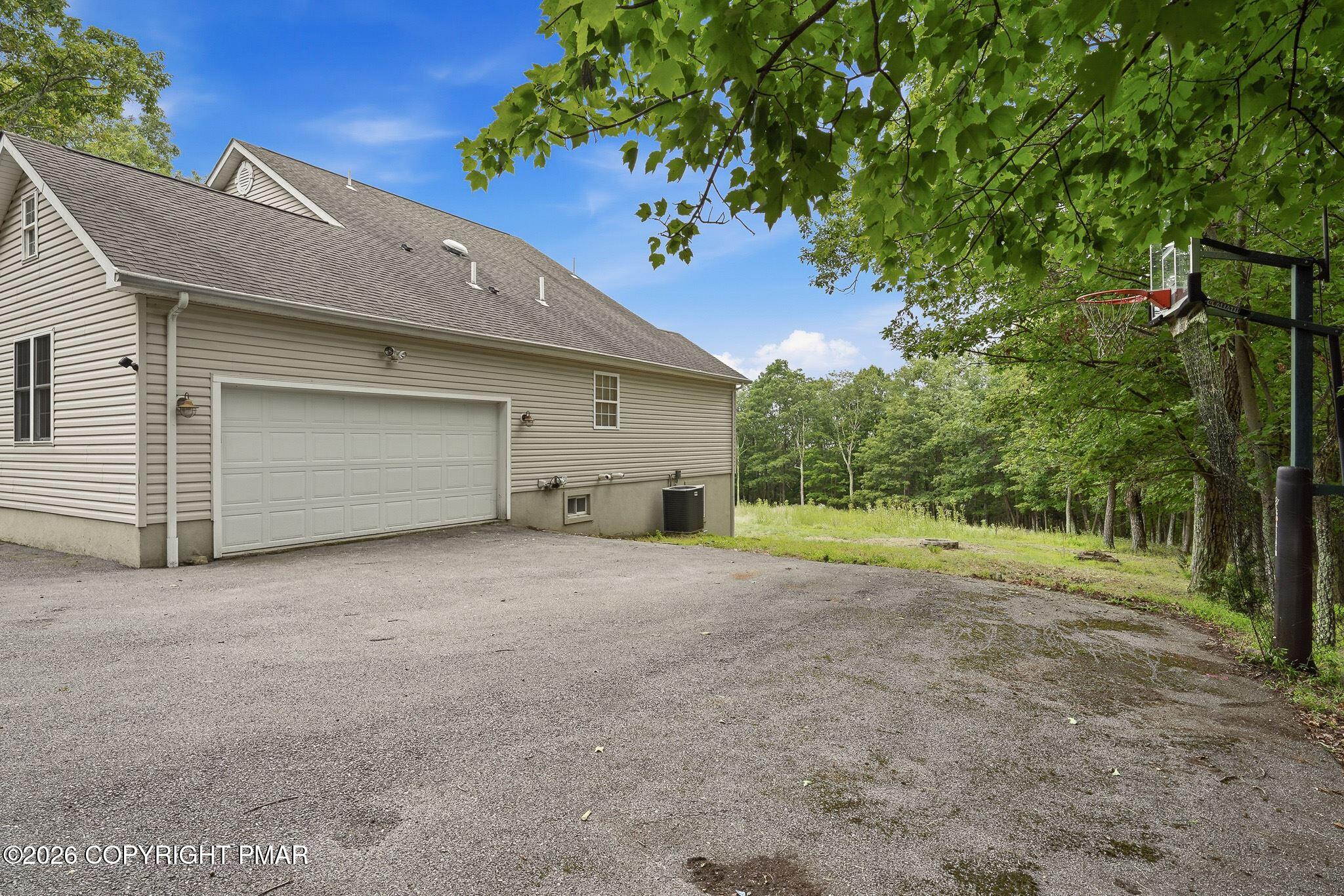 9 Winding Way Property Photo 55