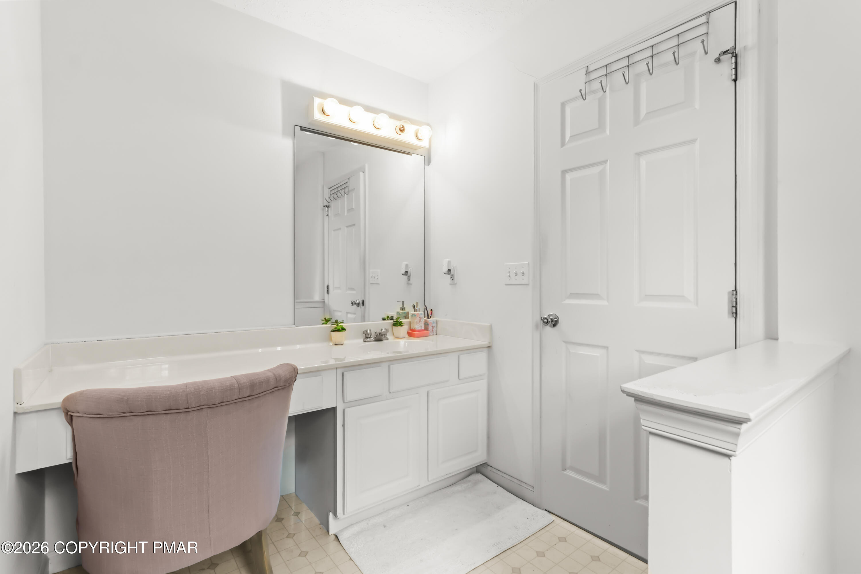 2742 Long Pond Road Property Photo 24